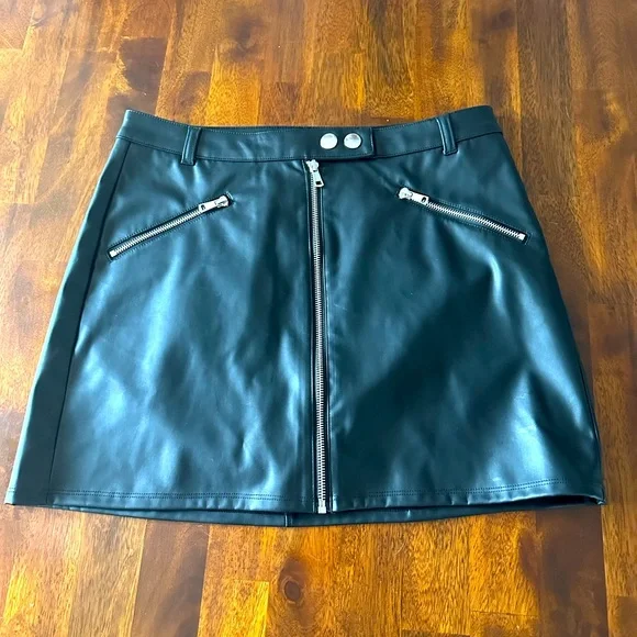 Women’s Faux Leather Skirt - Picture 1 of 4